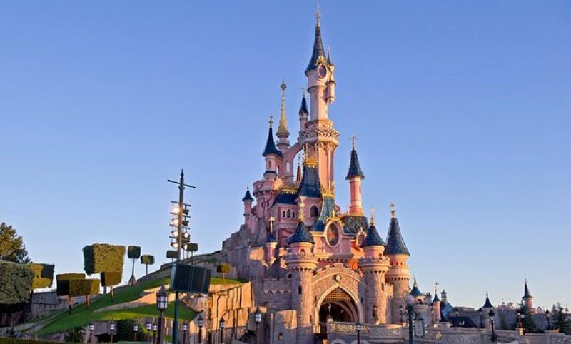 https://www.izbilir.com/uploads/images/2018/07/disneyland-paris-8969786.jpg