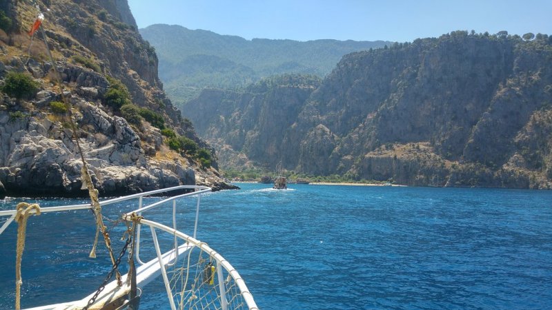 https://www.izbilir.com/uploads/images/2018/07/fethiye-nin-cenneti-kelebekler-vadisi-2-36649570.jpg