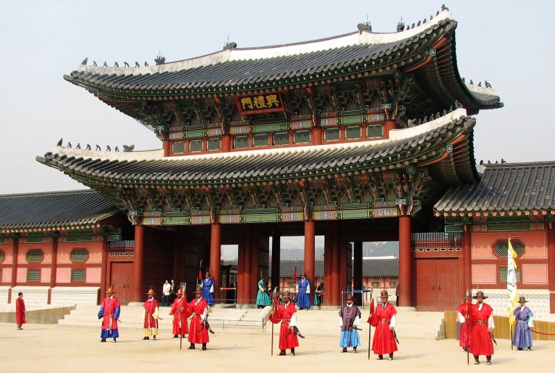 https://www.izbilir.com/uploads/images/2018/07/seul-gyeongbokgung-sarayi-5518363.jpg