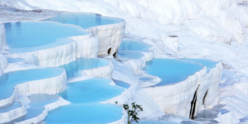 https://www.izbilir.com/uploads/images/2018/10/pamukkale-travertenleri-27756172.jpg