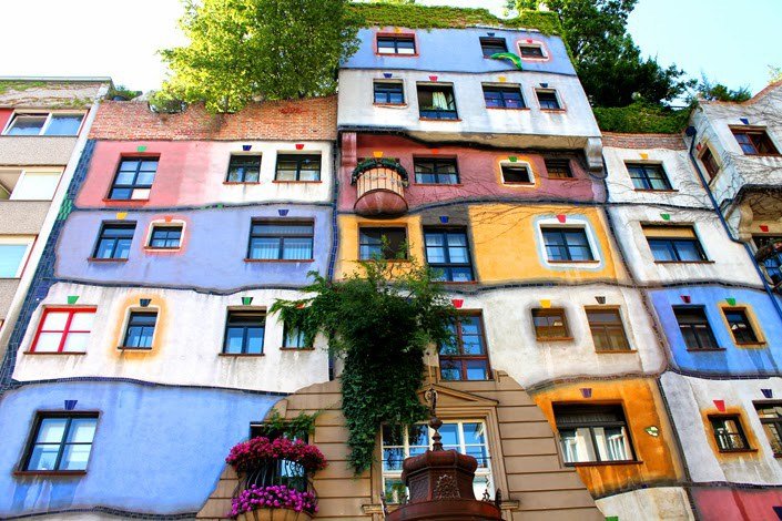 https://www.izbilir.com/uploads/images/2018/10/viyana-hundertwasser-evi-673797.jpg